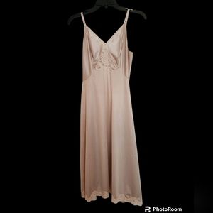VINTAGE Blush Pink Sears full slip Lace Hem & Bodice accents Adjustable Straps M